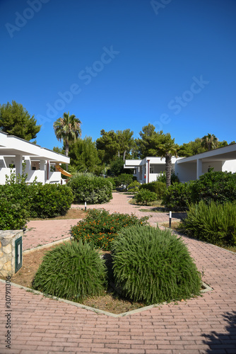 Modern Bungalows Holidays Houses  with Garden and Path © FabriZiock