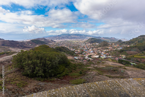 Vista del valle de La Laguna desde el Mirador de la Jardina (Tenerife, Islas Canarias - España).