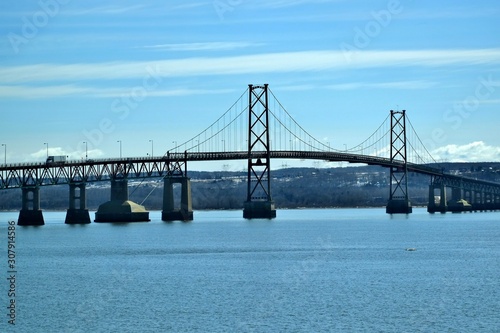 Wallpaper Mural Pont qui enjambe le Saint-Laurent au Quebec. Torontodigital.ca