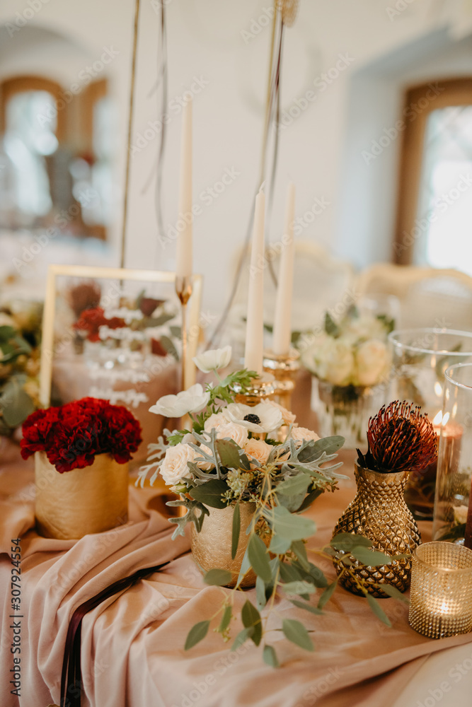 table arrangements at a wedding location