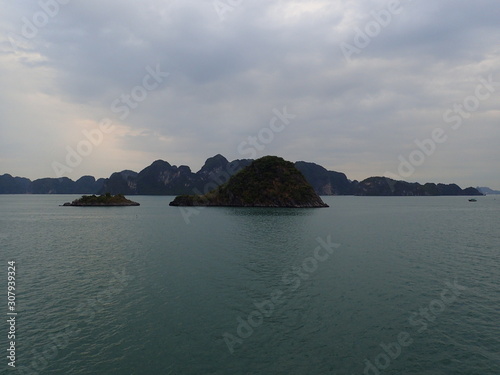 Halong 9