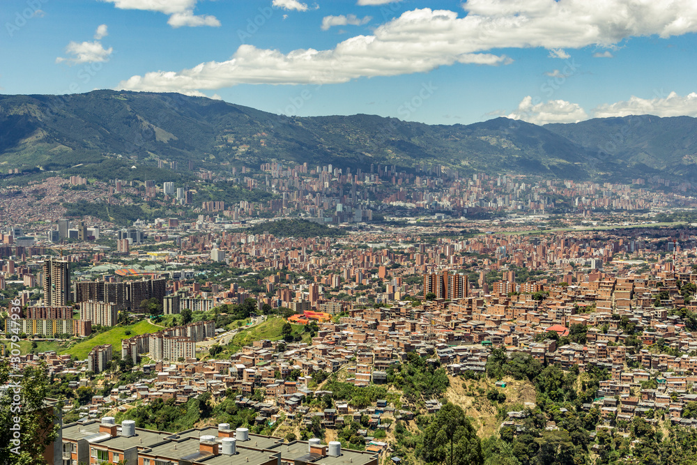 melledin colombia city favela district 13