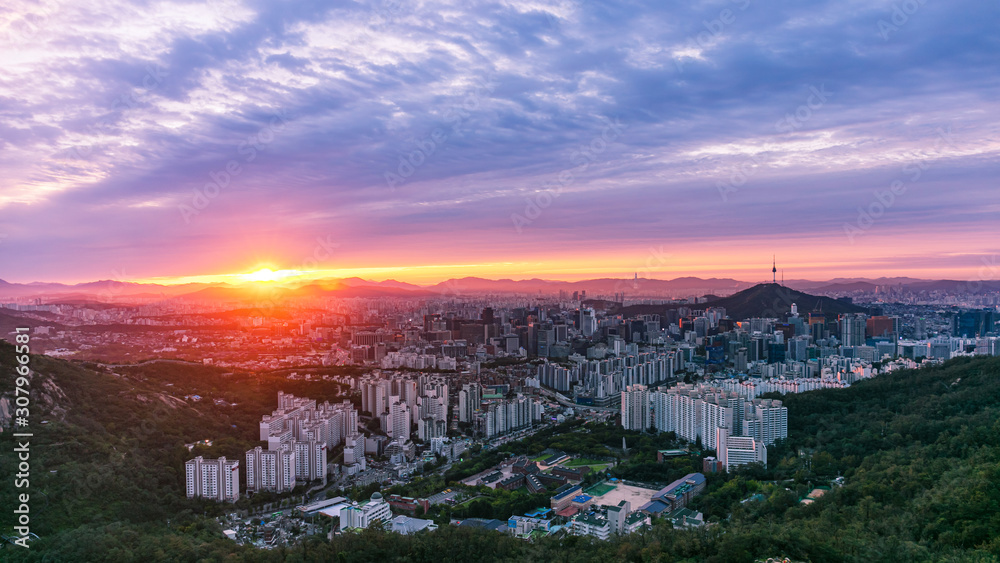 Fototapeta premium Sunrise of Seoul City Skyline and Seoul Tower