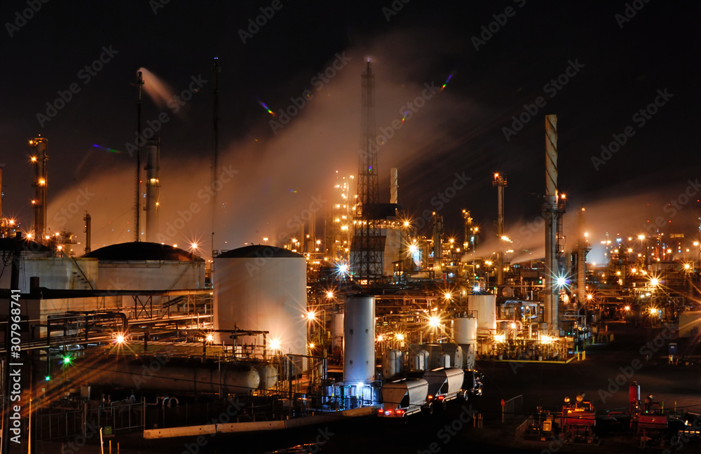 Night shot of a refinery.