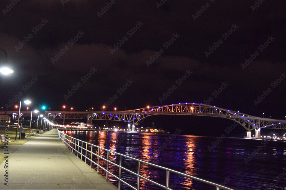 Obraz premium bridge at night