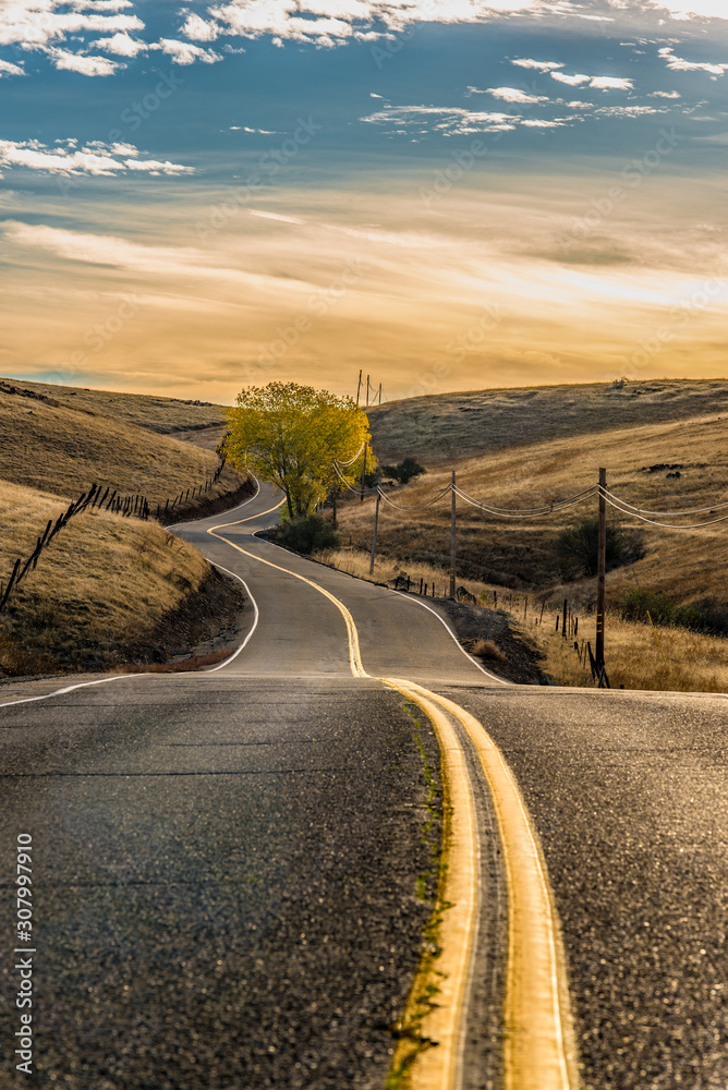 Country road images at sunrise - obrazy, fototapety, plakaty 