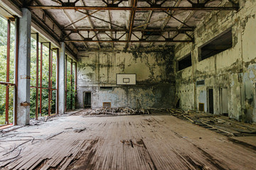 Wandcirkels Oude verlaten gebouwen Verlaten gebouw in Pripyat Tsjernobyl  © Dennis