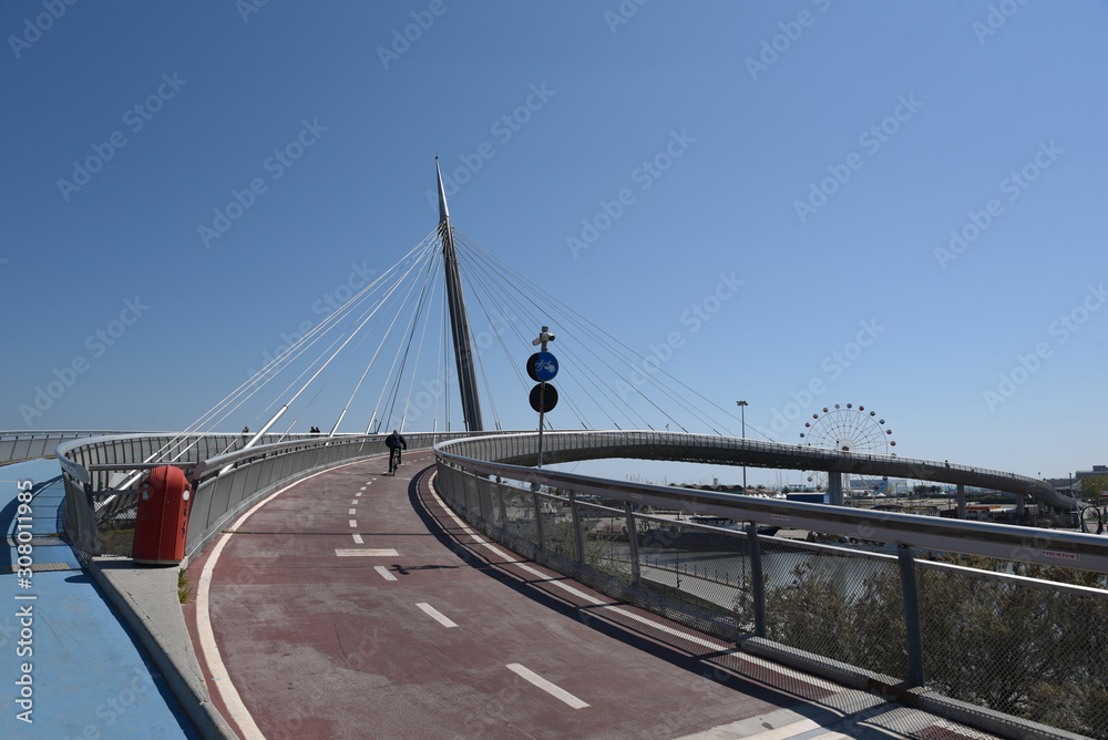 Fototapeta premium Ponte del Mare in Pescara, Abruzzo, Italy