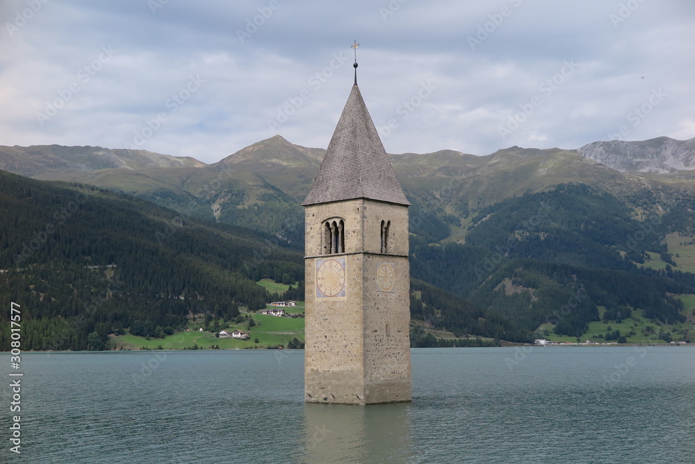 Versunkene Kirche im Reschensee, Südtirol