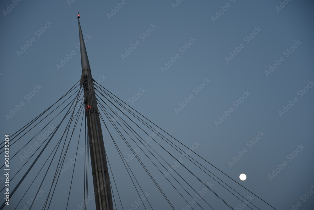 Obraz premium Pescara, Ponte del Mare Bridge at Sunset in Abruzzo, Italy