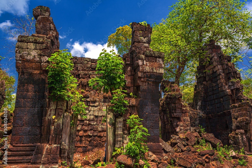 カンボジア・コーケー遺跡群の風景