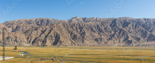 Located 3.500m above the sea level, and last city before the border with Pakistan, Tashkurgan offers one of the most stunning landscapes of China, with its mountains, rivers, grasslands and high plain