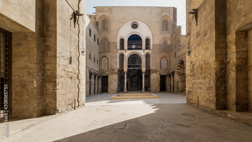 Photo Main Iwan at courtyard of public historic mosque of Sultan Qalawun, Moez Street,
