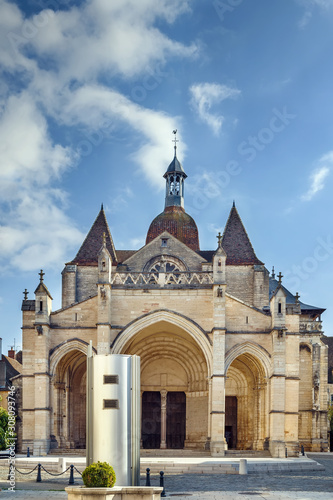 Basilique Notre-Dame de Beaune, France