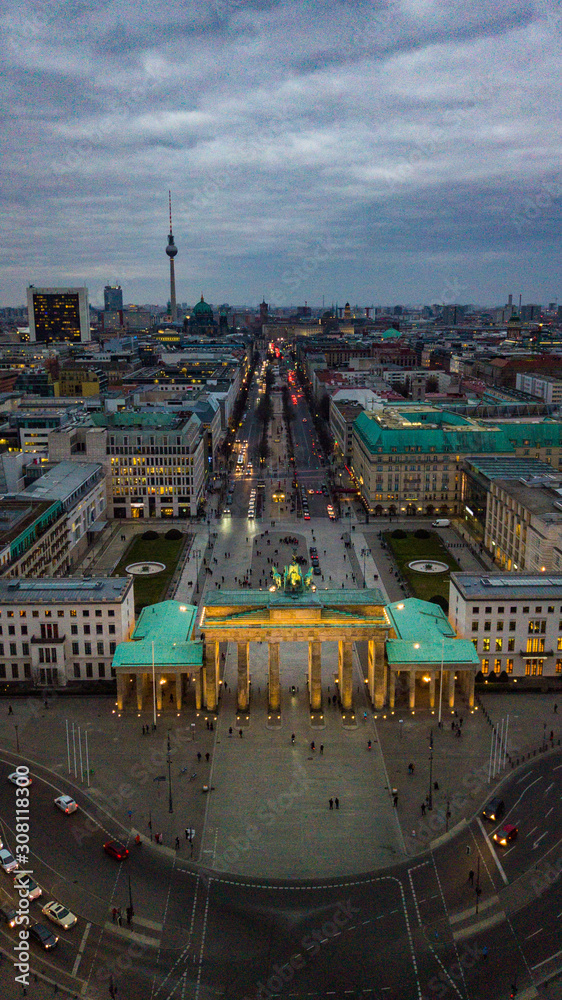 Obraz premium City Landscape Buildings Landmarks Berlin Germany Deutschland Europe Church Brandenburger Tor Brandenburg Gate 