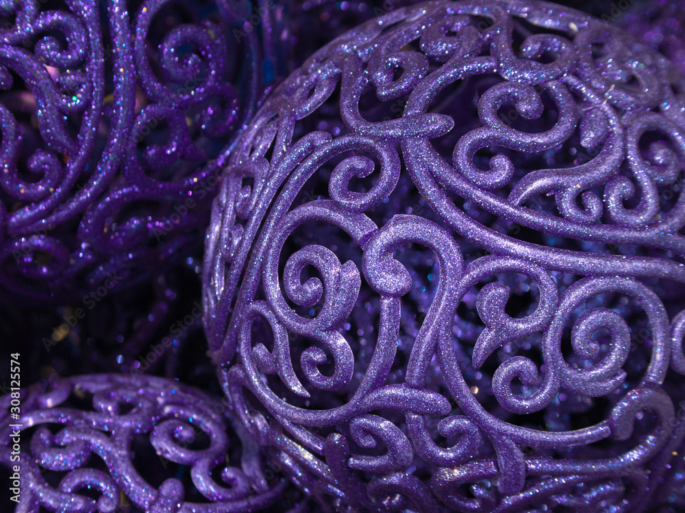 Obraz premium big beautiful purple Christmas balls close up. bright Christmas toys, Christmas and happy New year concept, space for text for your design. Wallpaper.