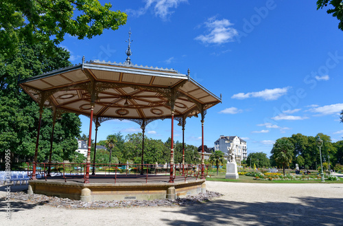 Fototapeta Naklejka Na Ścianę i Meble -  Parc du Thabor, Rennes, Ile-et-Vilaine, Bretagne, France