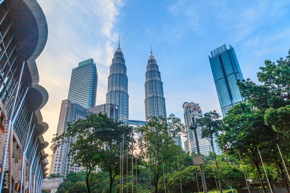 Obraz premium Kuala Lumpur cityscape in sunset time, Kuala Lumpur Malaysia