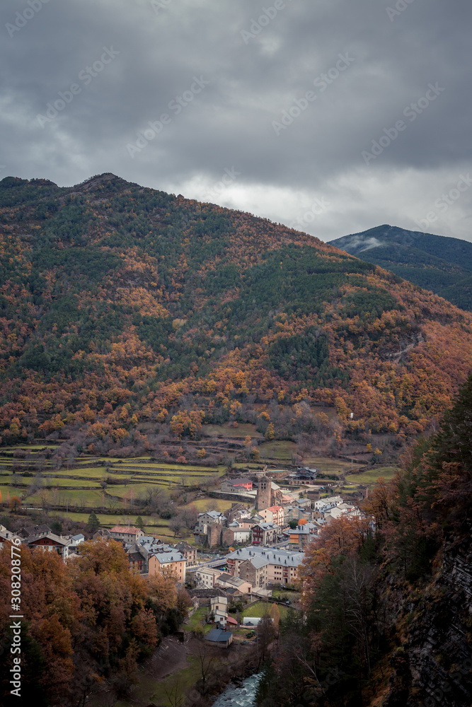 Fototapeta premium Broto Mountains,Spain
