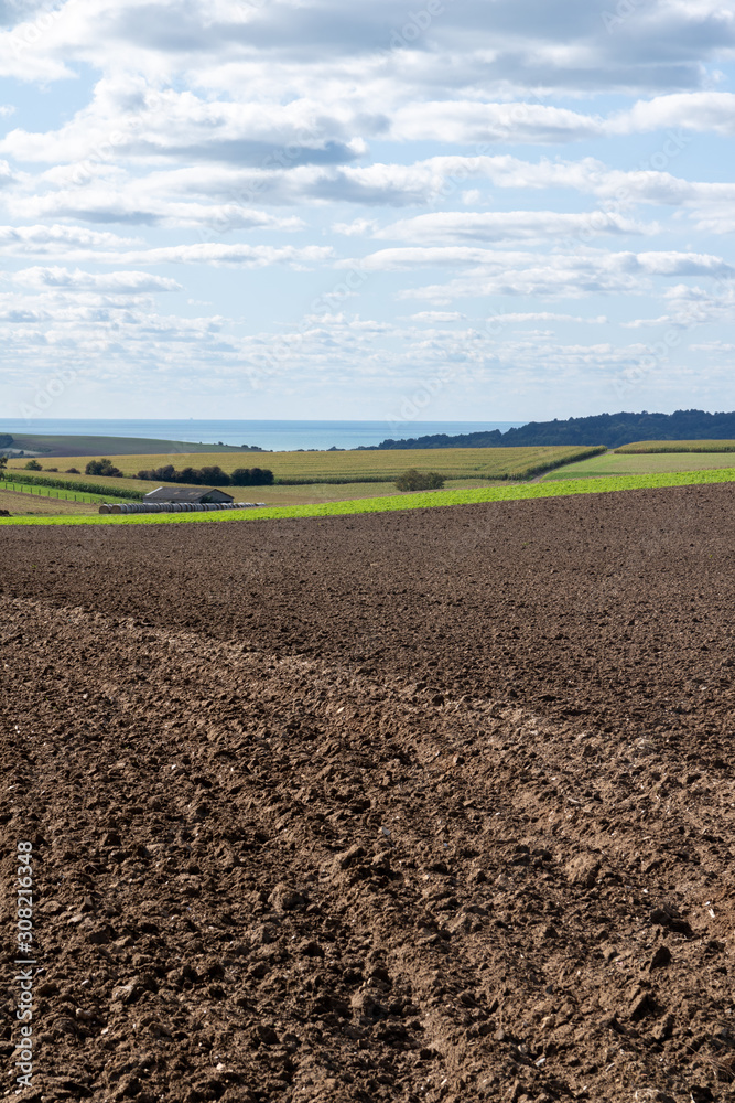 Champs labourés dans la campagne du Pas-de-Calais