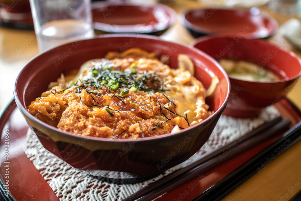 カツ丼 日本の丼もの カツ丼 日本の丼もの