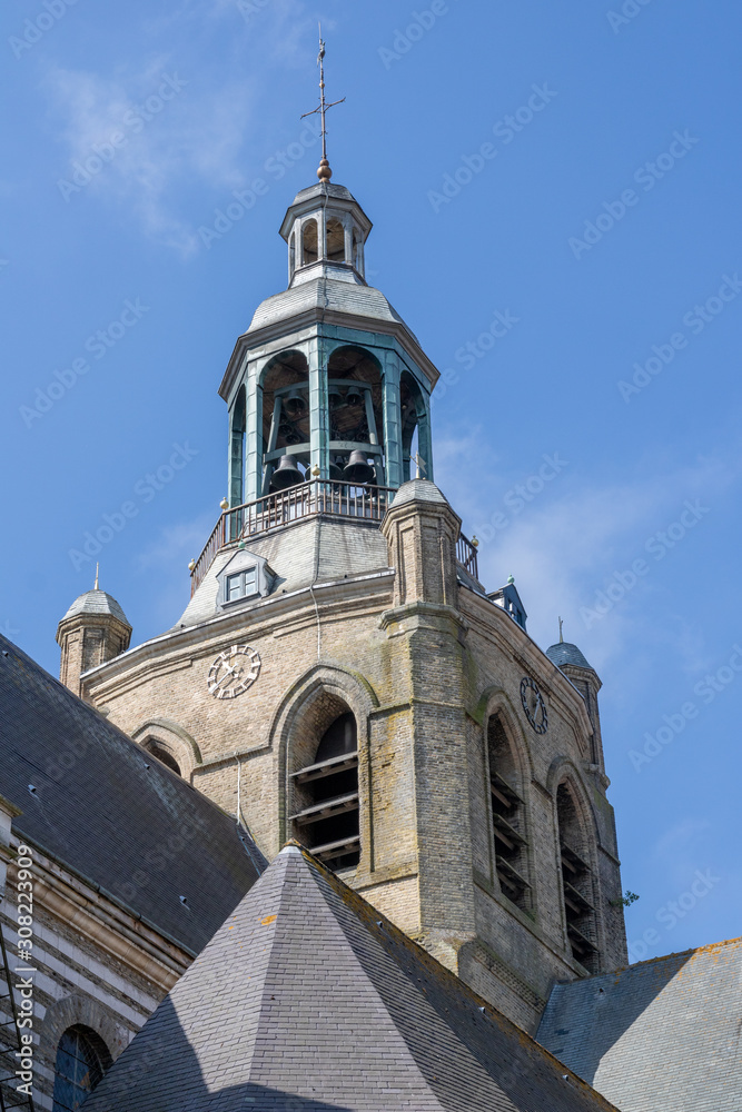 Le clocher de l'église Saint-Jean-Baptiste de Bourbourg