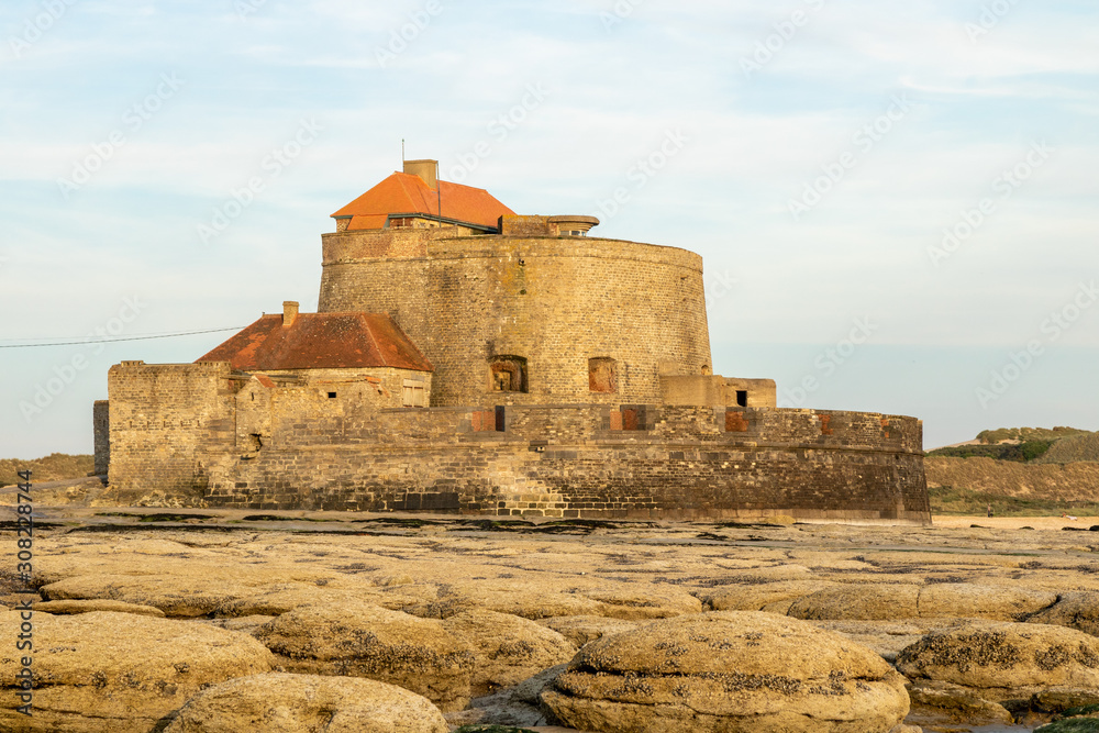 Le Fort d'Ambleteuse à marée basse