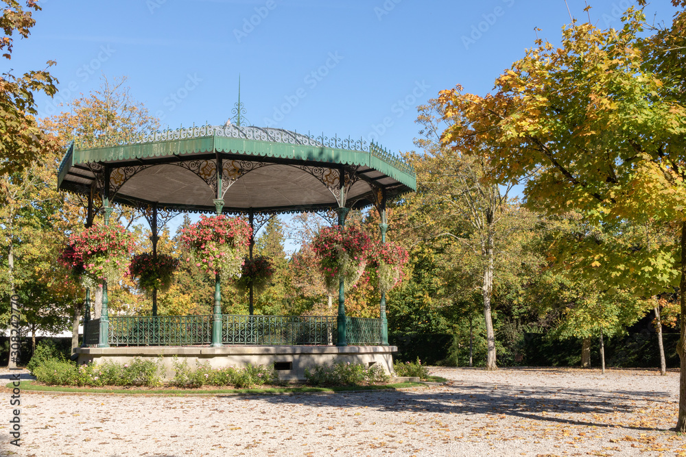 Le Jardin public de Saint-Omer: le kiosque