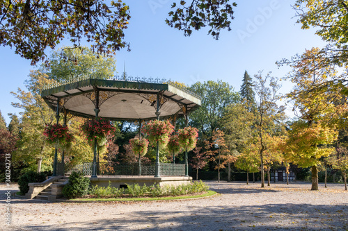 Behang Le Jardin public de Saint-Omer: le kiosque