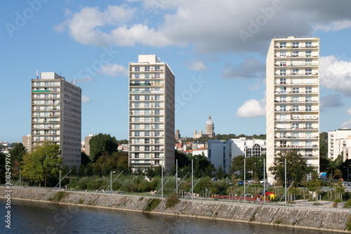 Buildings au bord de la Liane à Boulogne-sur-Mer