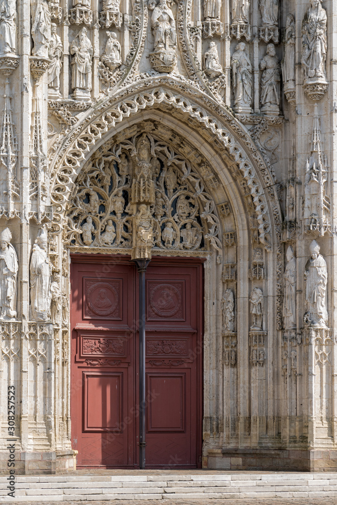 Portail de l'église abbatiale de Saint-Riquier