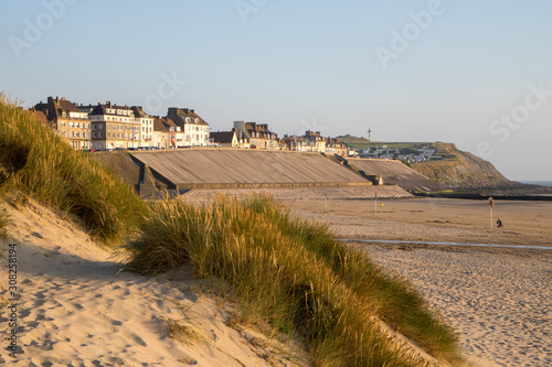 Tableau sur toile Le front de mer et la plage de Le Portel