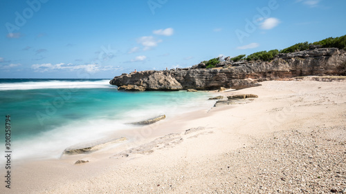 Принти на полотні plage de sable blanc et rocher sous les tropiques, île de rodrigues, île maurice