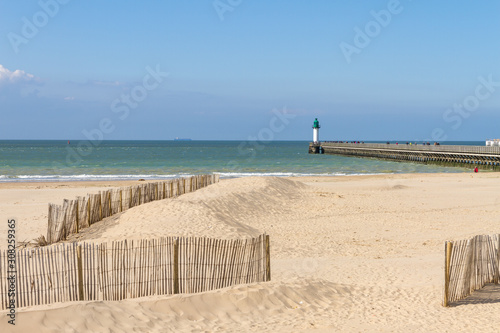 Obraz na płótnie La plage et la jetée de Calais w salonie