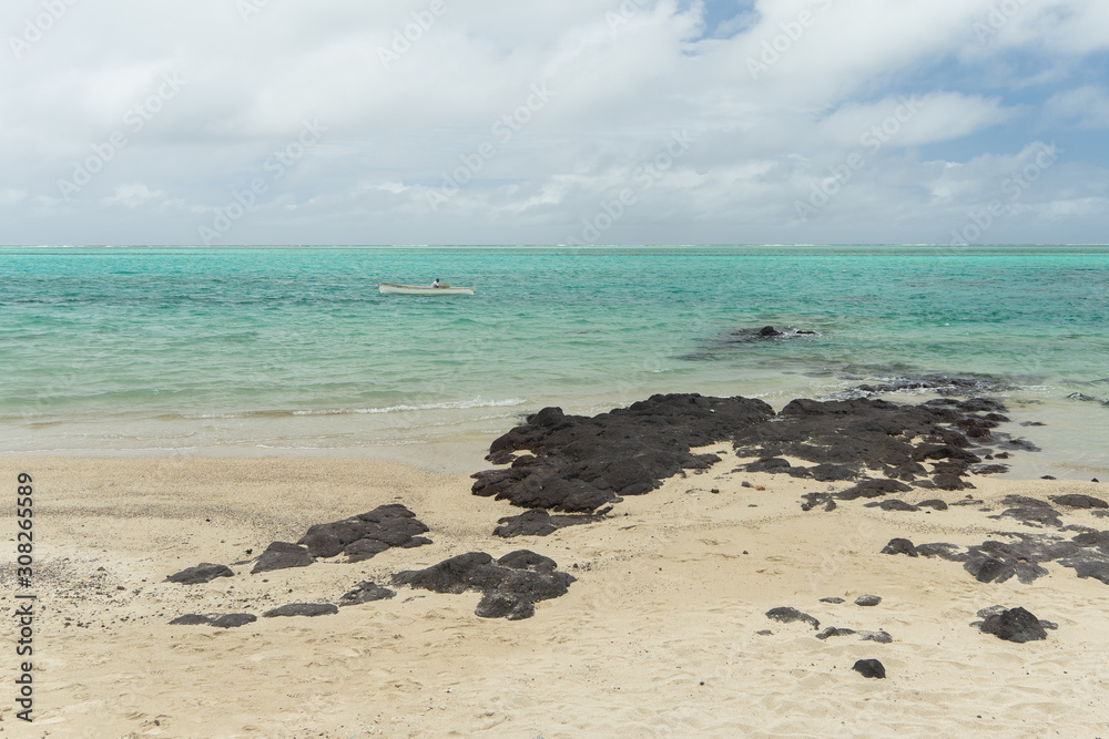 Plage de sable blanc, île de Rodrigues, océan indien Plage de sable blanc, île de Rodrigues, océan indien