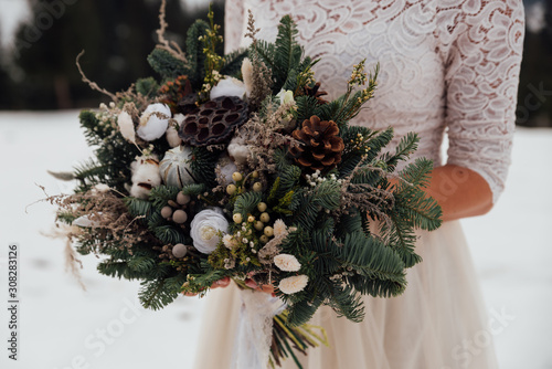 winter bridal bouquet. winter wedding concept