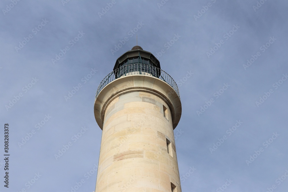 Ancien phare construit en 1828 - Village Le Grau du Roi - Département du Gard - Languedoc Roussillon - Région Occitanie - France - 19 èmùe siècle Ancien phare construit en 1828 - Village Le Grau du Roi - Département du Gard - Languedoc Roussillon - Région Occitanie - France - 19 èmùe siècle