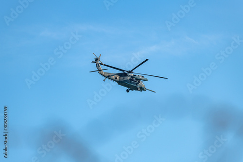 Fototapeta Naklejka Na Ścianę i Meble -  飛行する救難ヘリコプター