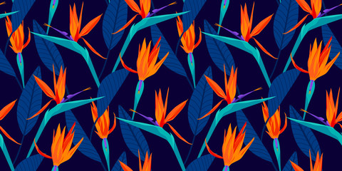 Fototapete Tropische Paradiesblumen-Muster Paradiesvogelblume in modernen Trendfarben  © LilaloveDesign