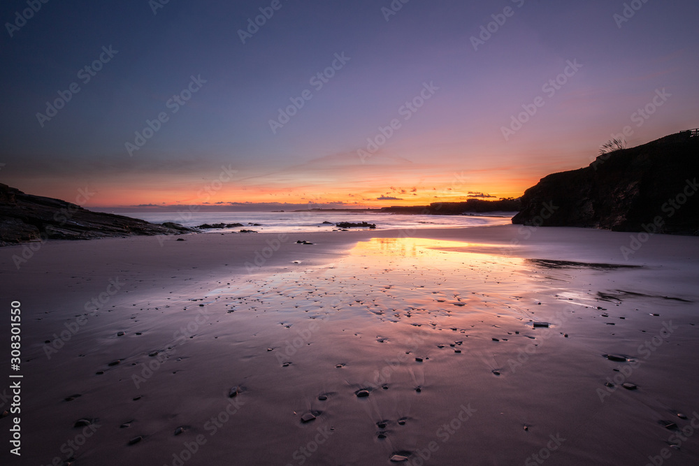 Fototapeta premium Dawn of stunning colors on the beach!
