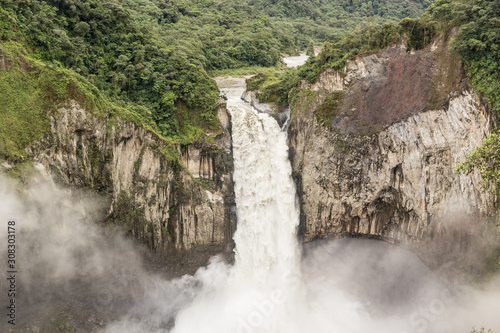 the biggest natural waterfall in ecuador national park