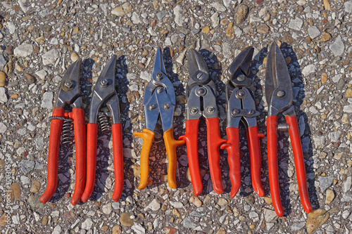 Tin snips photo