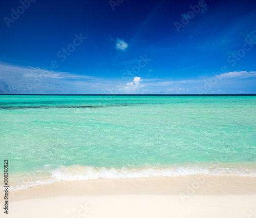 Fototapeta Naklejka Na Ścianę i Meble -  tropical beach in Maldives and blue lagoon. Sea landscape