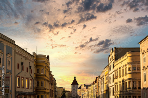 Wels in Oberösterreich bei Sonnenuntergang