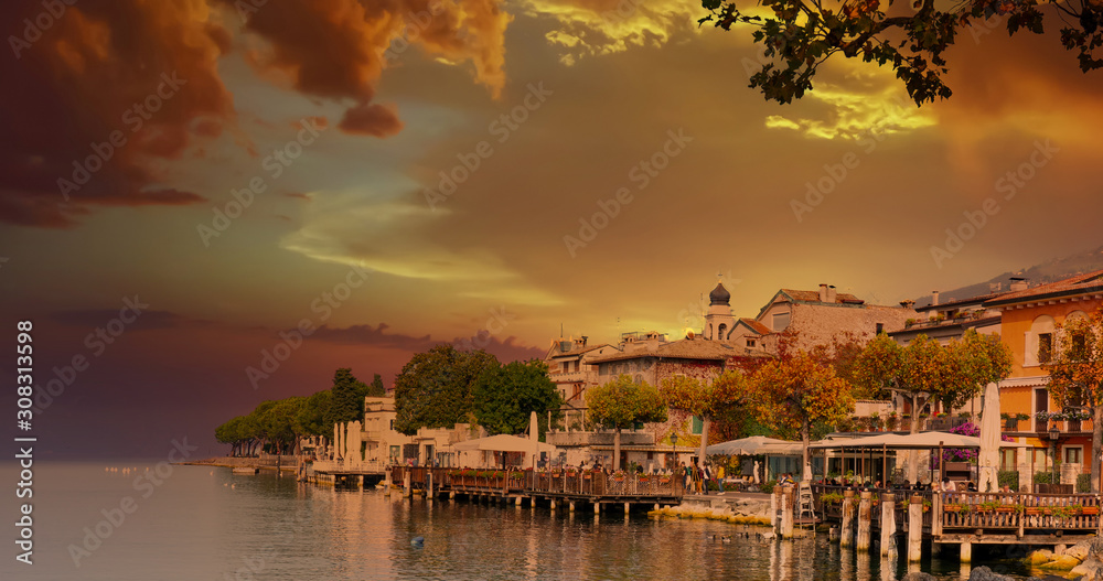 Naklejka premium Torri del Benaco, Lago di Garda