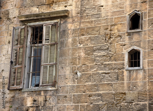 Kriegsruine in Beirut photo