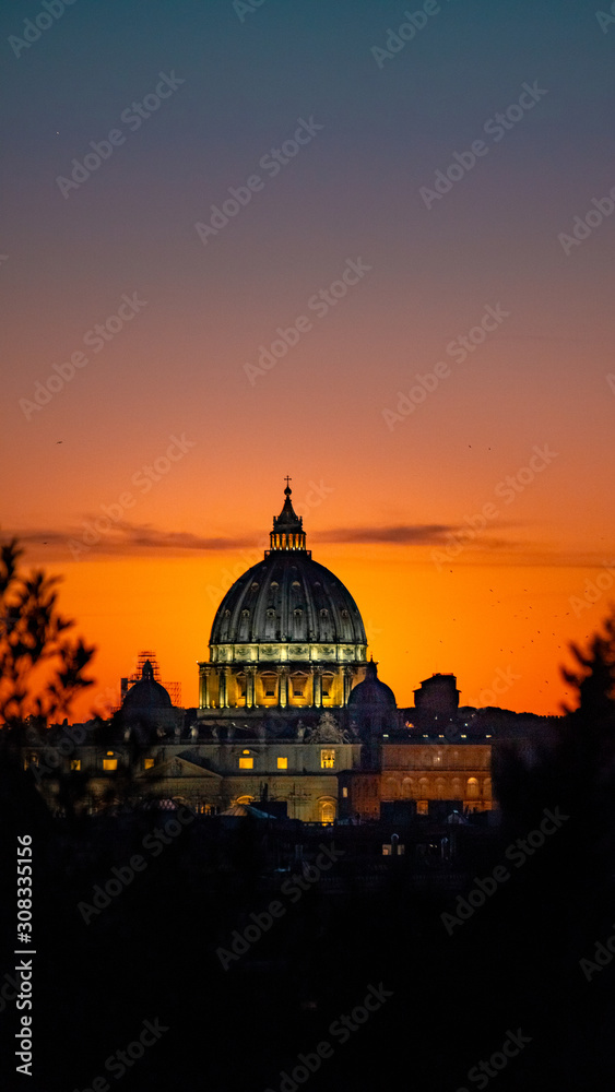 Fototapeta premium St. Peter's Basilica Roma Vatican City Church Building Sunset