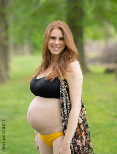 Maternity picture Young Redhead Mom photo