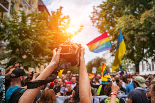 Quadro su tela Correspondent takes photo during the Gay Pride parade