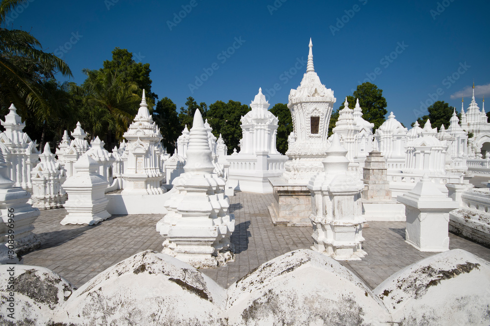 White many stupa inside Wat SUan Dok, where is famous temple in Chiangmai, Thailand. White many stupa inside Wat SUan Dok, where is famous temple in Chiangmai, Thailand.